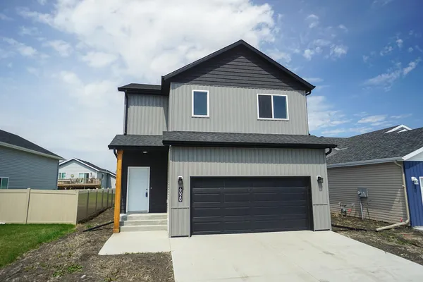 $339,999 | 6020 80th Avenue South, Horace, ND 58047