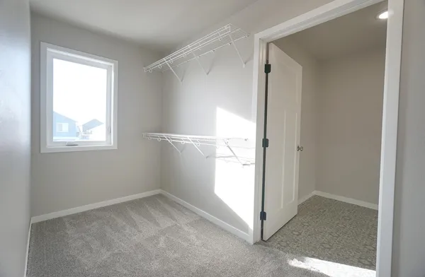 $339,999 | 6020 80th Avenue South, Horace, ND 58047