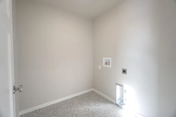 $339,999 | 6020 80th Avenue South, Horace, ND 58047