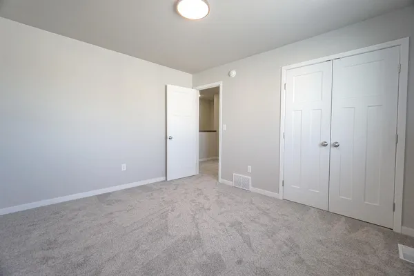 $339,999 | 6020 80th Avenue South, Horace, ND 58047