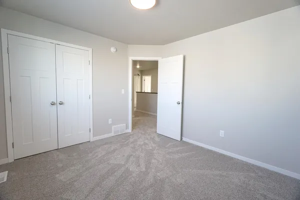$339,999 | 6020 80th Avenue South, Horace, ND 58047