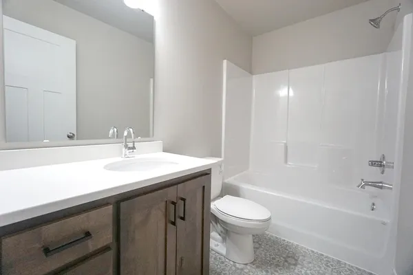 $339,999 | 6020 80th Avenue South, Horace, ND 58047