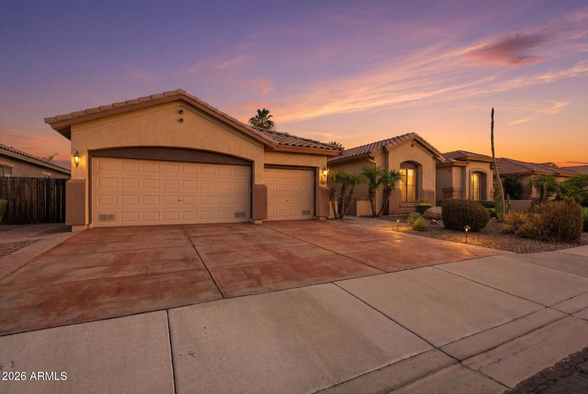 6781 Rachael Way Gilbert, AZ 85298 - Photo 3 of 50 Rachael
