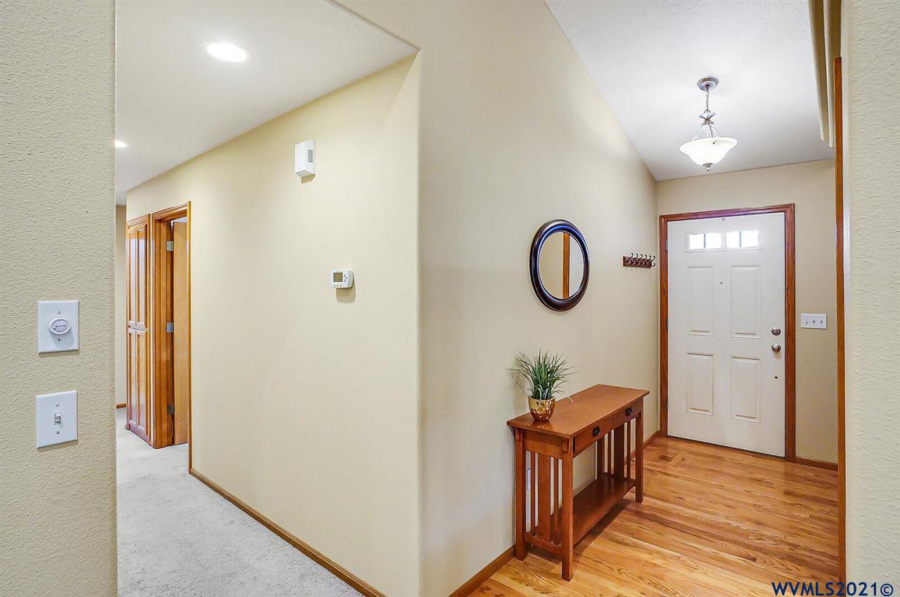 2077 Chase Loop Southwest Albany, OR 97321 - Photo 17 of 42
