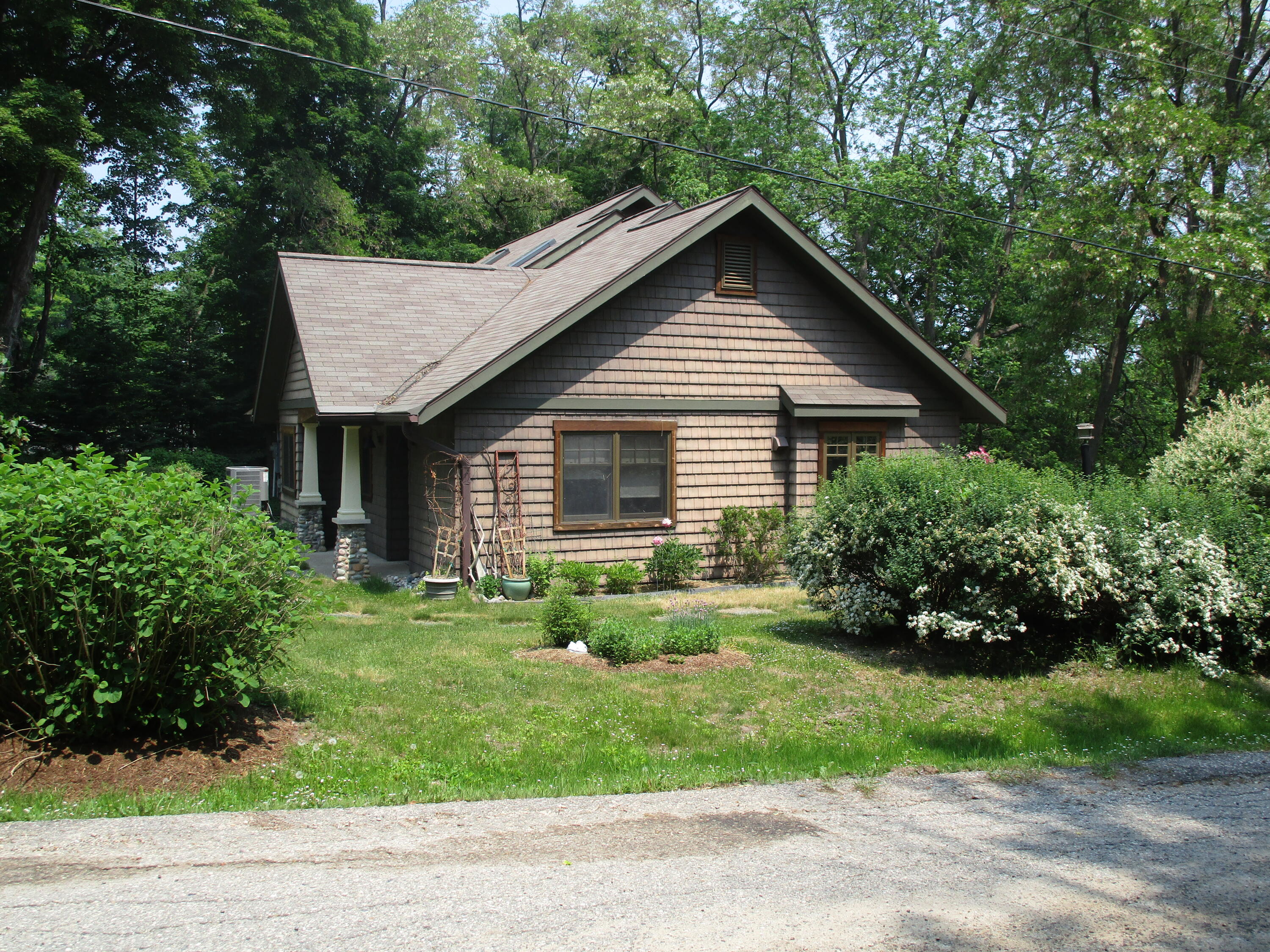 1998 Resort Road Alanson, MI 49706 - Photo 6 of 46 Gallery Image 6