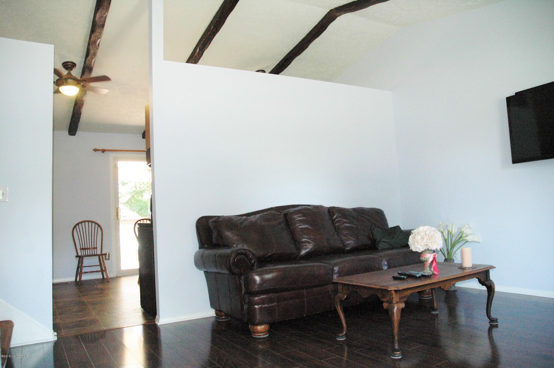 5009 Oldshire Road Louisville, KY 40229 - Photo 2 of 22 z