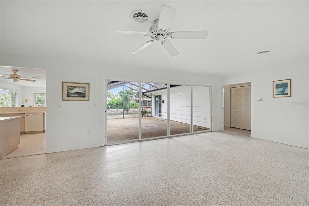 528 Ralph Street Sarasota, FL 34242 - Photo 10 of 60 Gallery Image 10