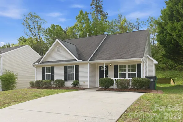 $284,900 | 11026 Olde English Drive, Charlotte, NC 28216