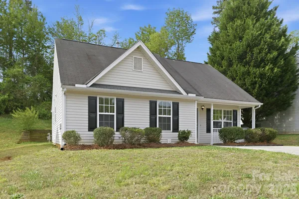 $284,900 | 11026 Olde English Drive, Charlotte, NC 28216