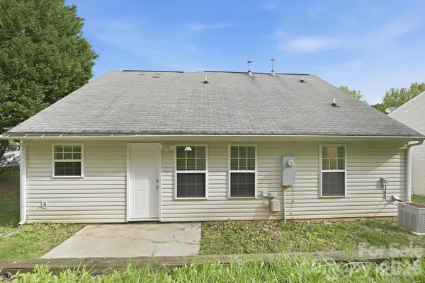 $284,900 | 11026 Olde English Drive, Charlotte, NC 28216