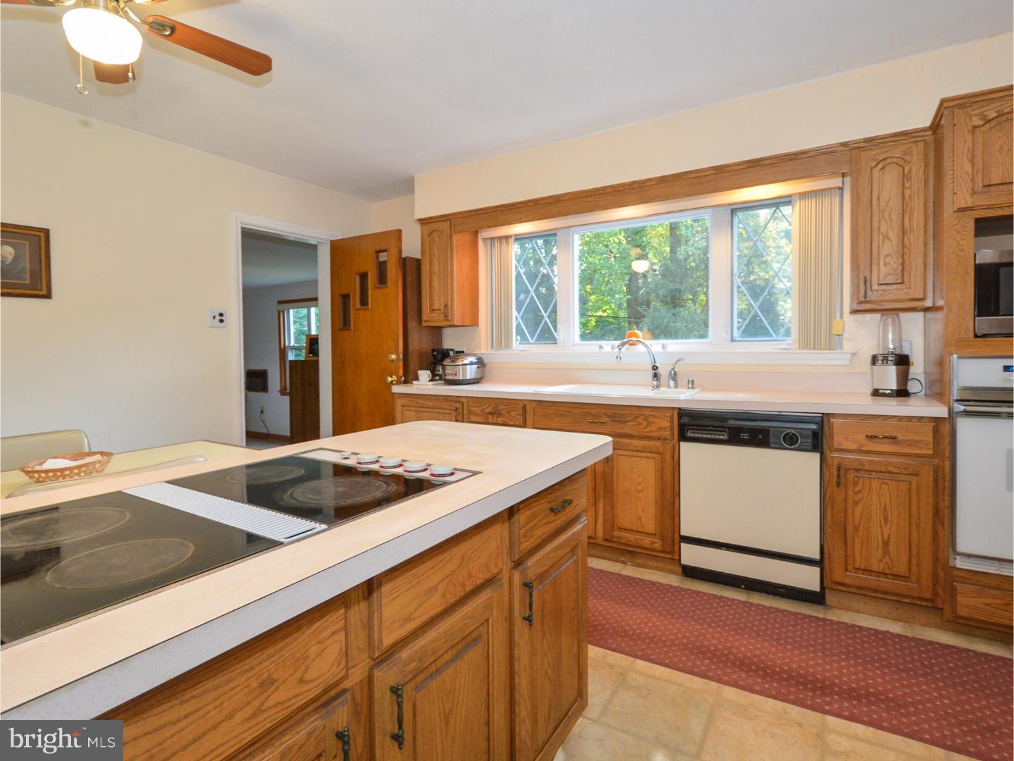 168 Madison Road Huntingdon Valley, PA 19006 - Photo 11 of 25 Kitchen