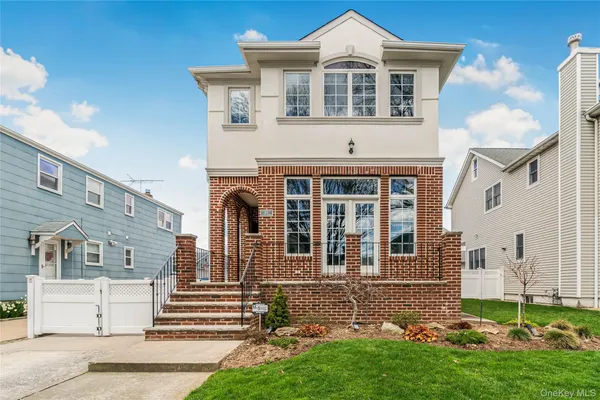 $1,299,000 | 813 5th Avenue, New Hyde Park, NY 11040