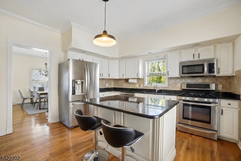 21 Grove Street Summit, NJ 07901 - Photo 10 of 32