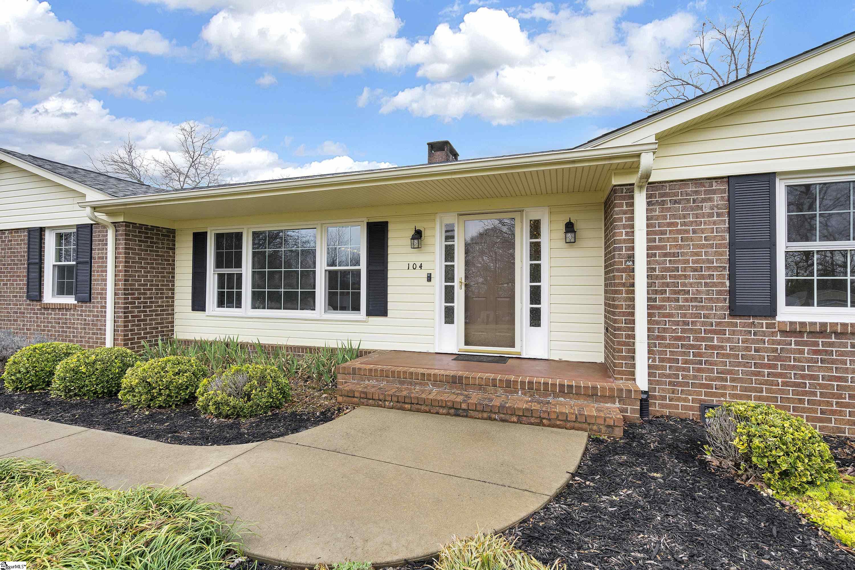 104 Del Riso Circle Easley, SC 29642 - Photo 3 of 36 Gallery Image 3