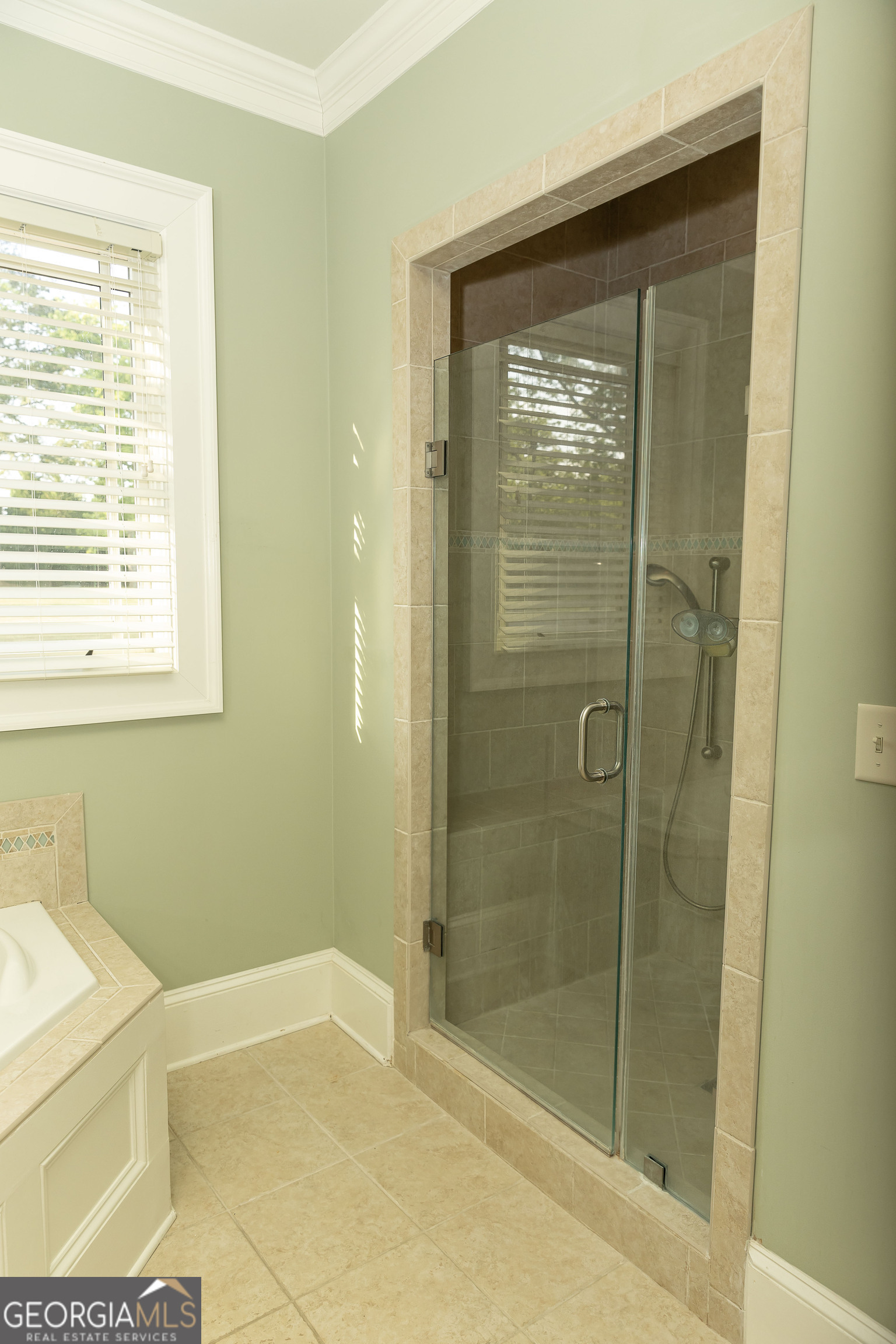 102 Arbors Court Dublin, GA 31021 - Photo 12 of 33 a bathroom with a shower