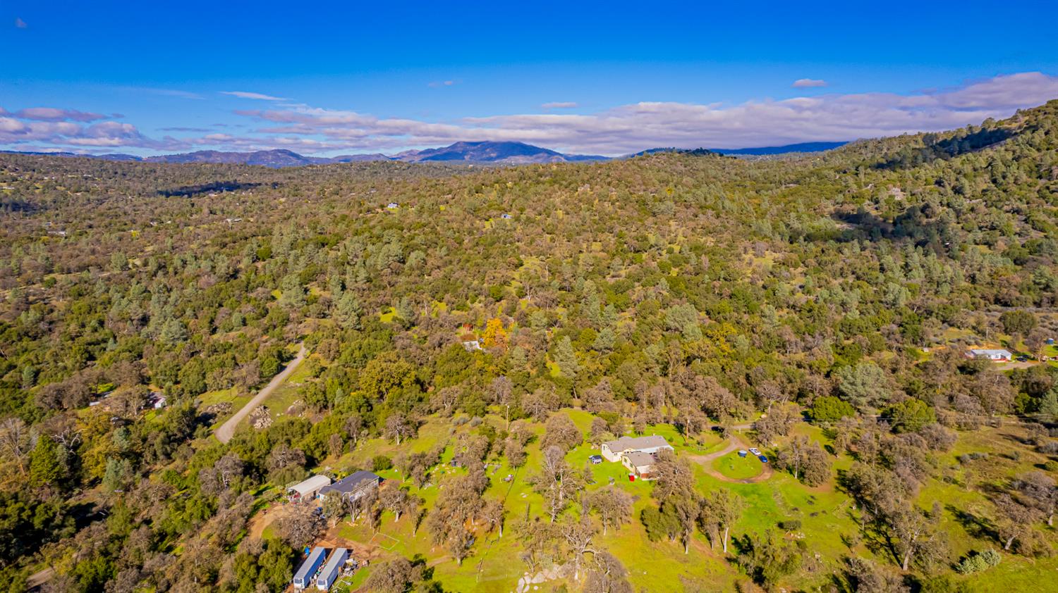 3335 Wildcat Road Mariposa, CA 95338 - Photo 48 of 48 a view of a city with mountain