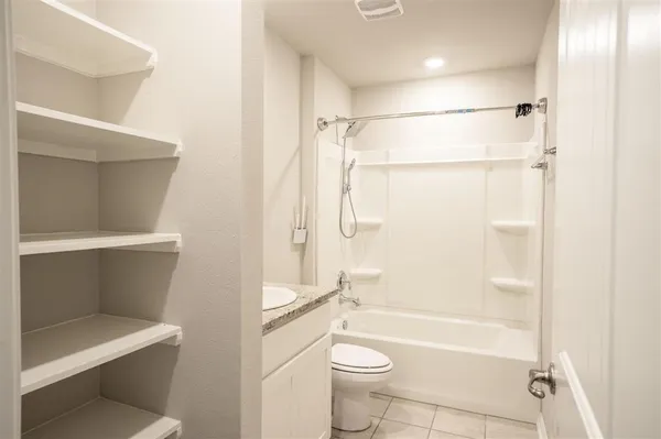 $2,500 | 2234 South Savannah Lakes, Lake Charles, LA 70607