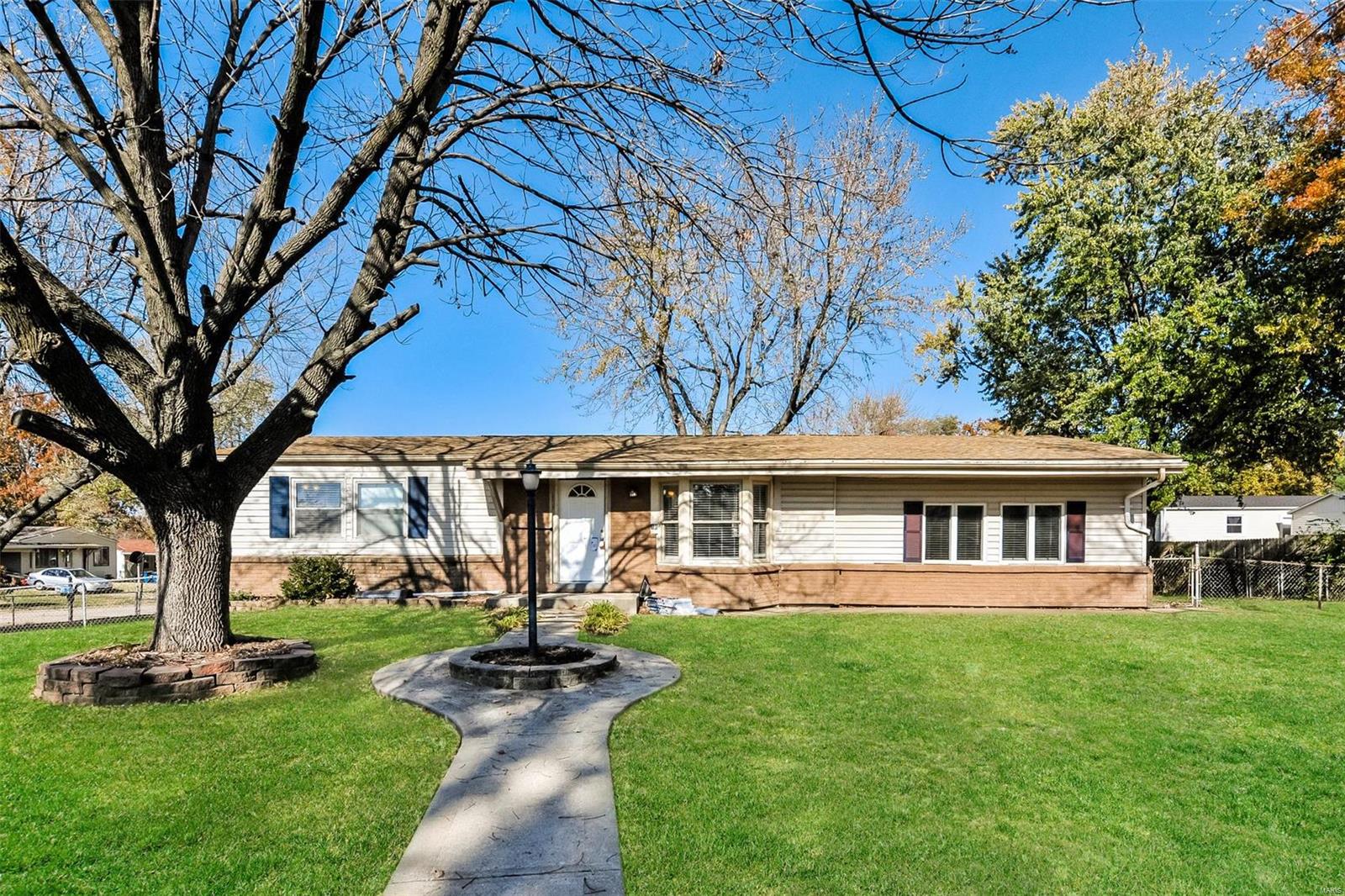 18 Hunting Creek Road St. Peters, MO 63376 - Photo 1 of 19 Gallery Image 1