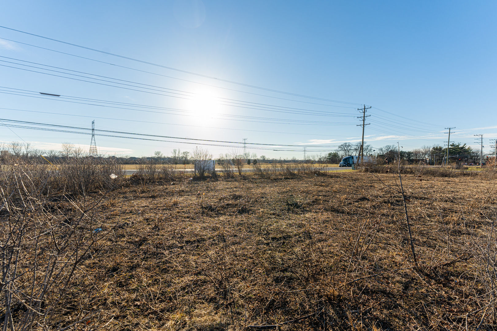 27-w130 West St Charles Road West Chicago, IL 60185 - Photo 6 of 12 a view of a yard
