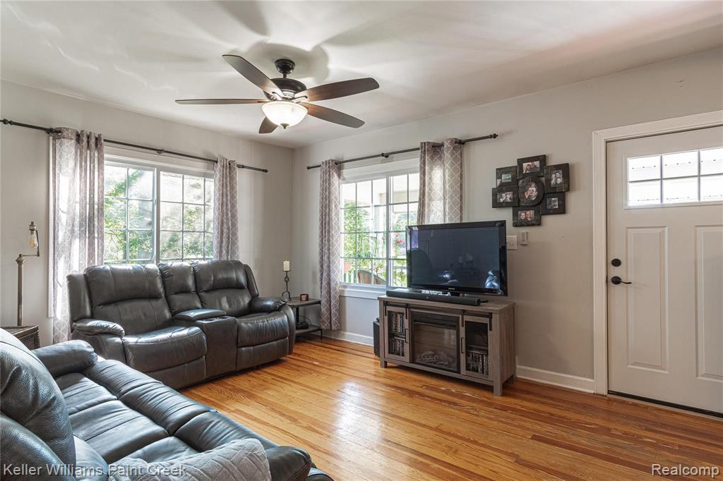 1598 West Auburn Road Rochester Hills, MI 48309 - Photo 15 of 51