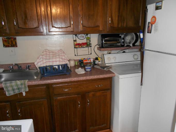 32 Ridge Road, Unit H Greenbelt, MD 20770 - Photo 5 of 14 Kitchen