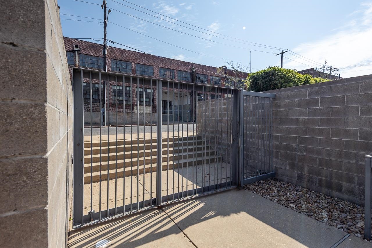 415 South Front Street, Unit 105 Memphis, TN 38103 - Photo 30 of 31