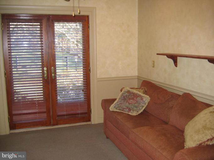 5394 Old Bust Head Road Broad Run, VA 20137 - Photo 14 of 29 Family Room