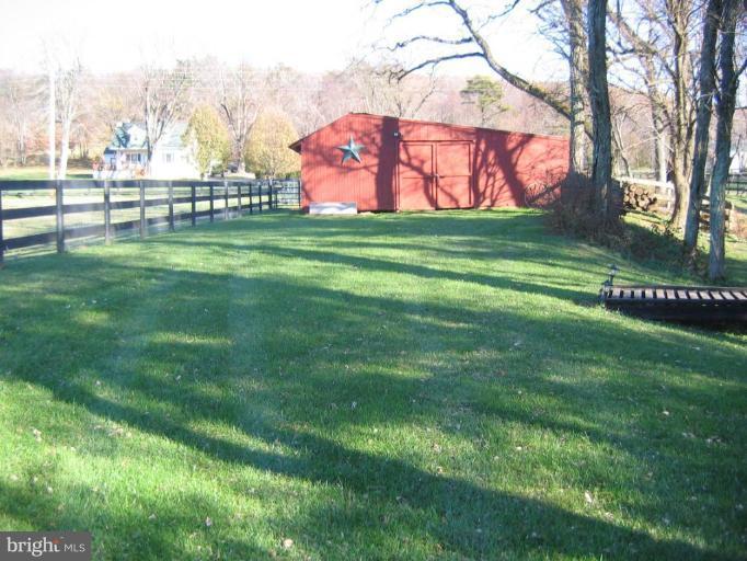 5394 Old Bust Head Road Broad Run, VA 20137 - Photo 3 of 29 Barn