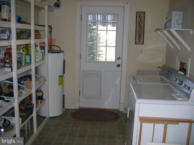 5394 Old Bust Head Road Broad Run, VA 20137 - Photo 26 of 29 Laundry/Mud Room leads to back yard