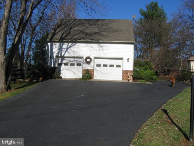 5394 Old Bust Head Road Broad Run, VA 20137 - Photo 4 of 29 Driveway to Garage