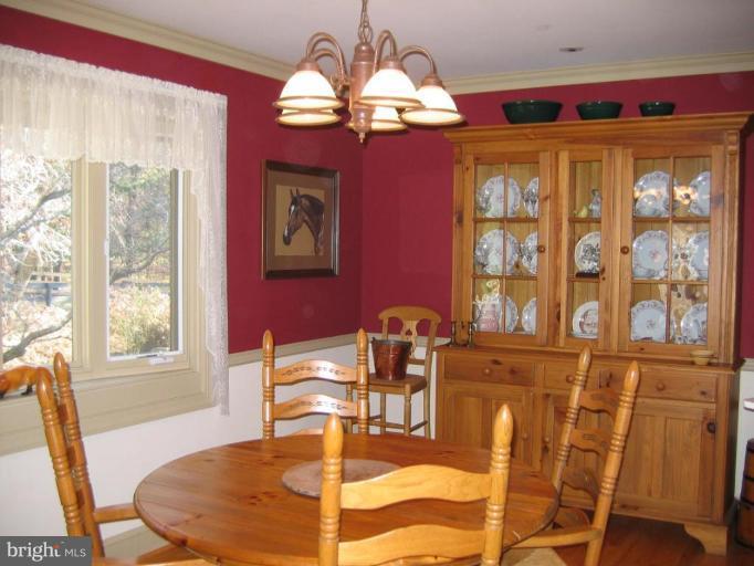 5394 Old Bust Head Road Broad Run, VA 20137 - Photo 10 of 29 Dining Room w/Bay Window