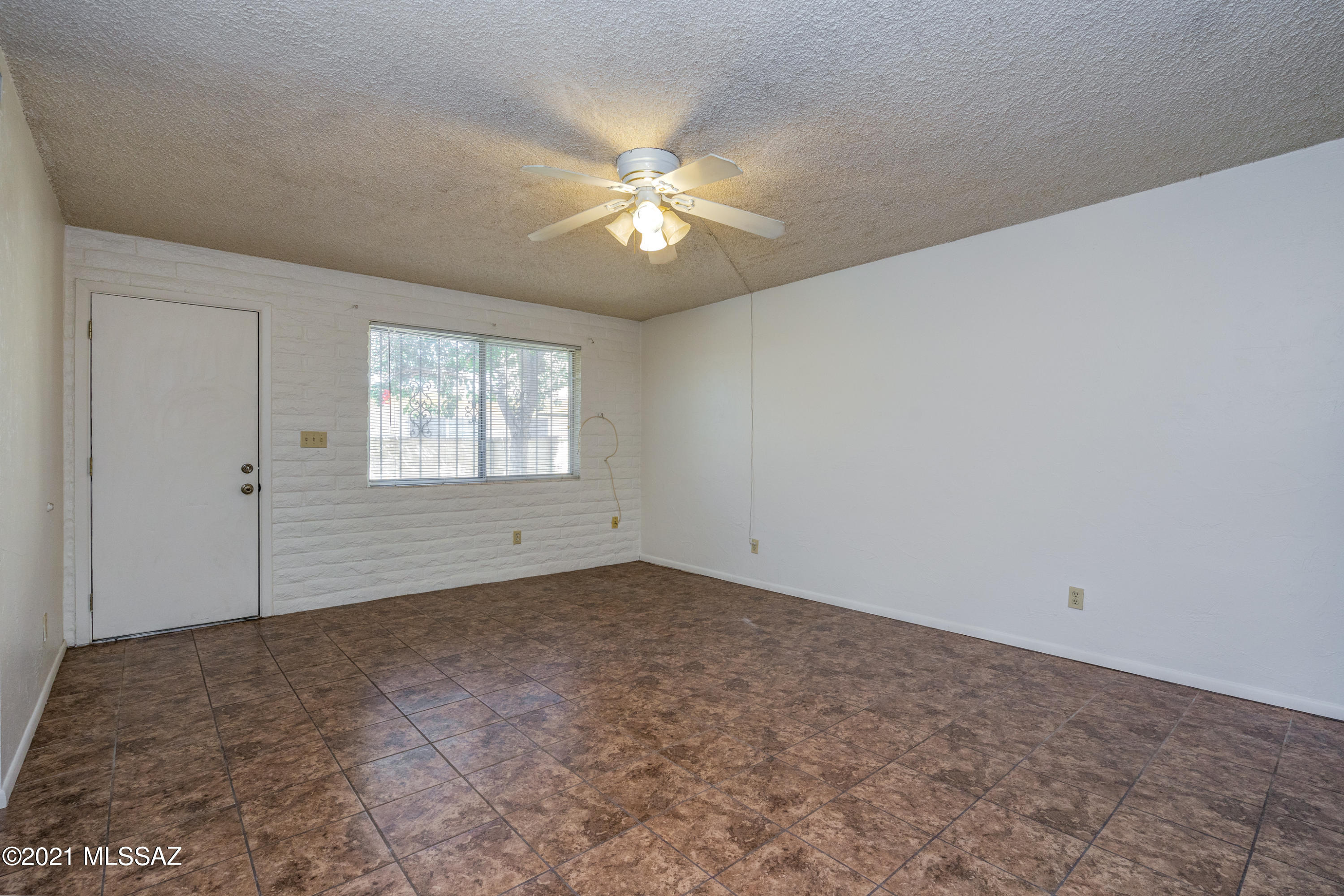 810 South Kolb Road Tucson, AZ 85710 - Photo 12 of 28