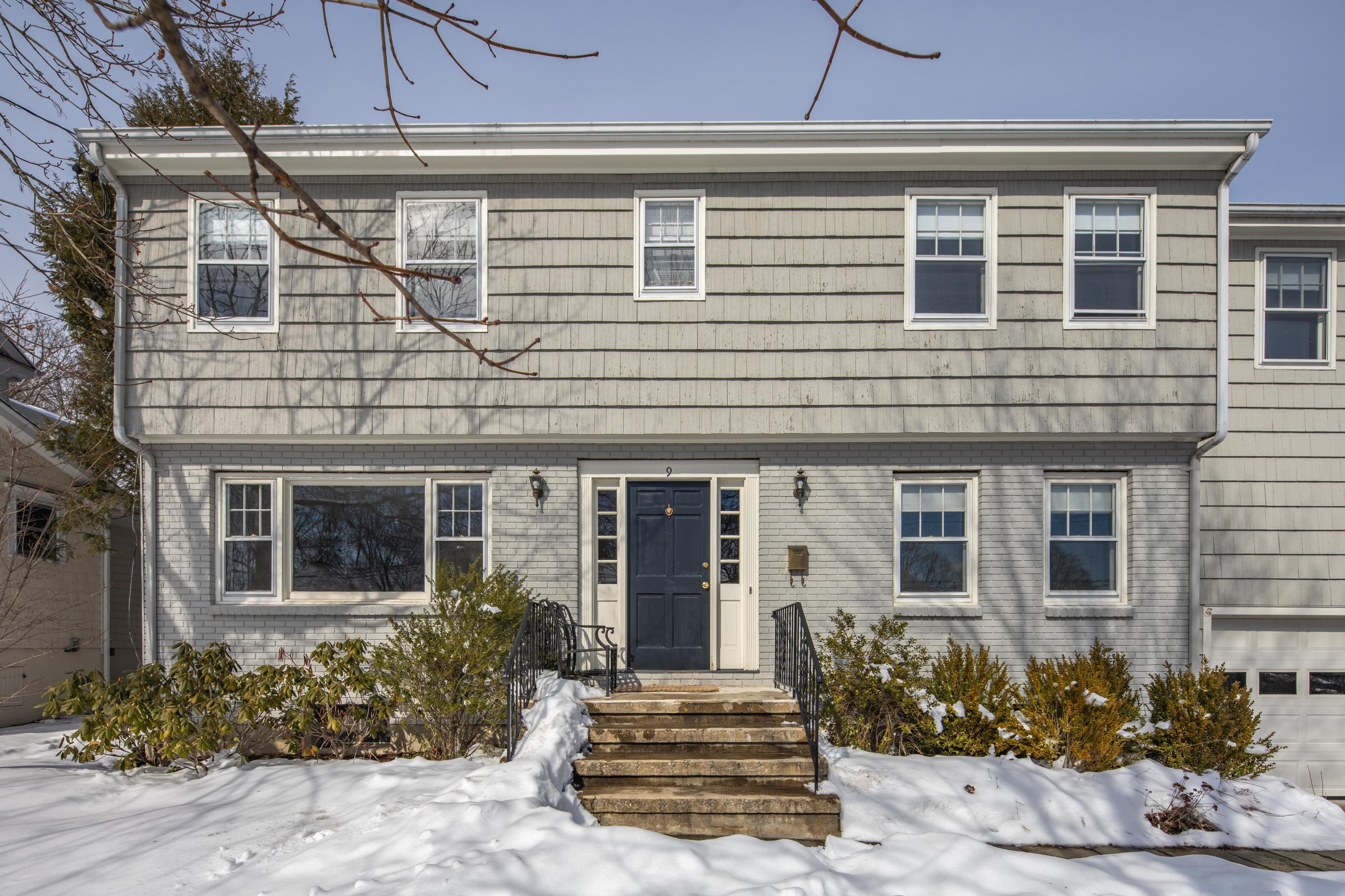 9 Grace St, New Canaan, CT 06840-3