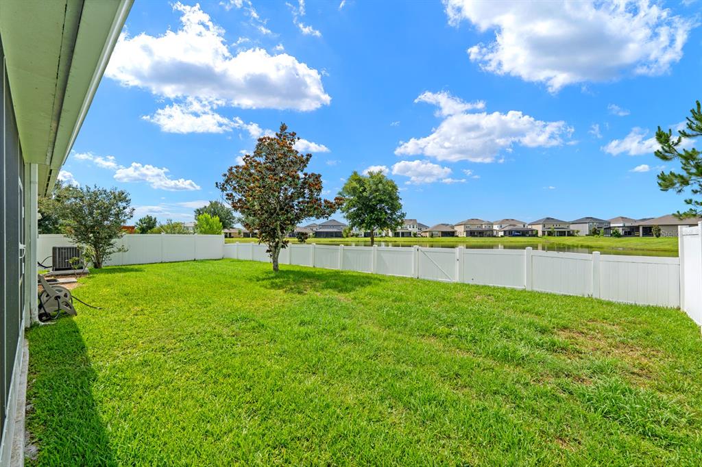6751 Boulder Run Loop Wesley Chapel, FL 33545 - Photo 15 of 37
