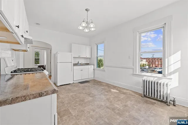 $2,200 | 21 Walnut Street, Unit 2, Clifton, NJ 07013