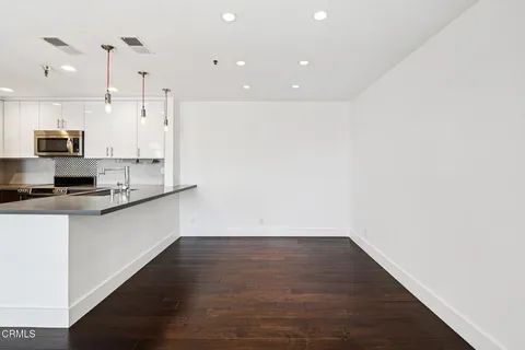 $795,000 | 121 South Hope Street, Unit 408, Los Angeles, CA 90012