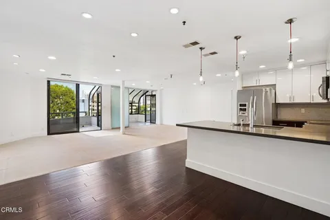 $795,000 | 121 South Hope Street, Unit 408, Los Angeles, CA 90012