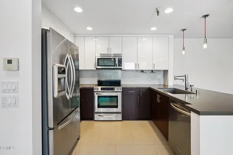 $795,000 | 121 South Hope Street, Unit 408, Los Angeles, CA 90012