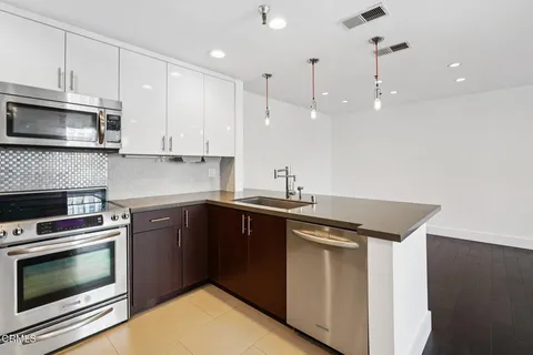 $795,000 | 121 South Hope Street, Unit 408, Los Angeles, CA 90012