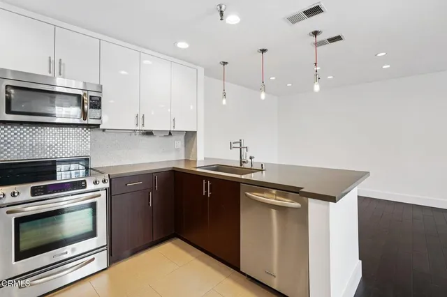 $795,000 | 121 South Hope Street, Unit 408, Los Angeles, CA 90012