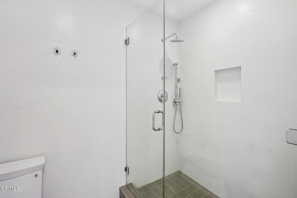 121 South Hope Street, Unit 408 Los Angeles, CA 90012 - Photo 20 of 32 21-web-or-mls-S Hope St-S2209-019