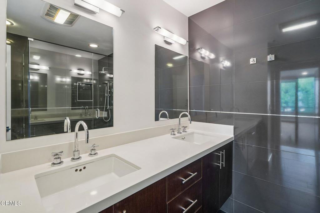 121 South Hope Street, Unit 408 Los Angeles, CA 90012 - Photo 25 of 32 27-web-or-mls-S Hope St-S2209-025