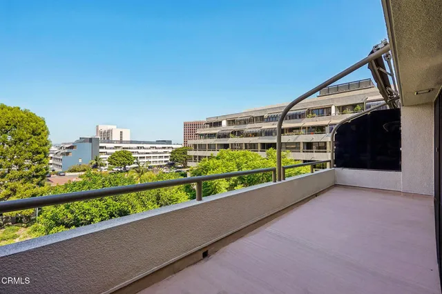 $795,000 | 121 South Hope Street, Unit 408, Los Angeles, CA 90012