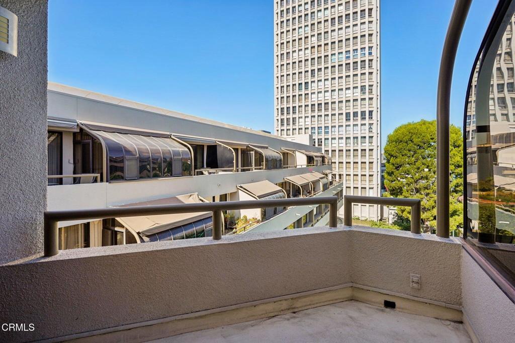 121 South Hope Street, Unit 408 Los Angeles, CA 90012 - Photo 29 of 32 32-web-or-mls-S Hope St-S2209-030