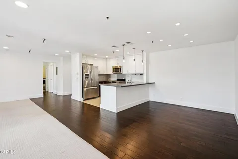$795,000 | 121 South Hope Street, Unit 408, Los Angeles, CA 90012