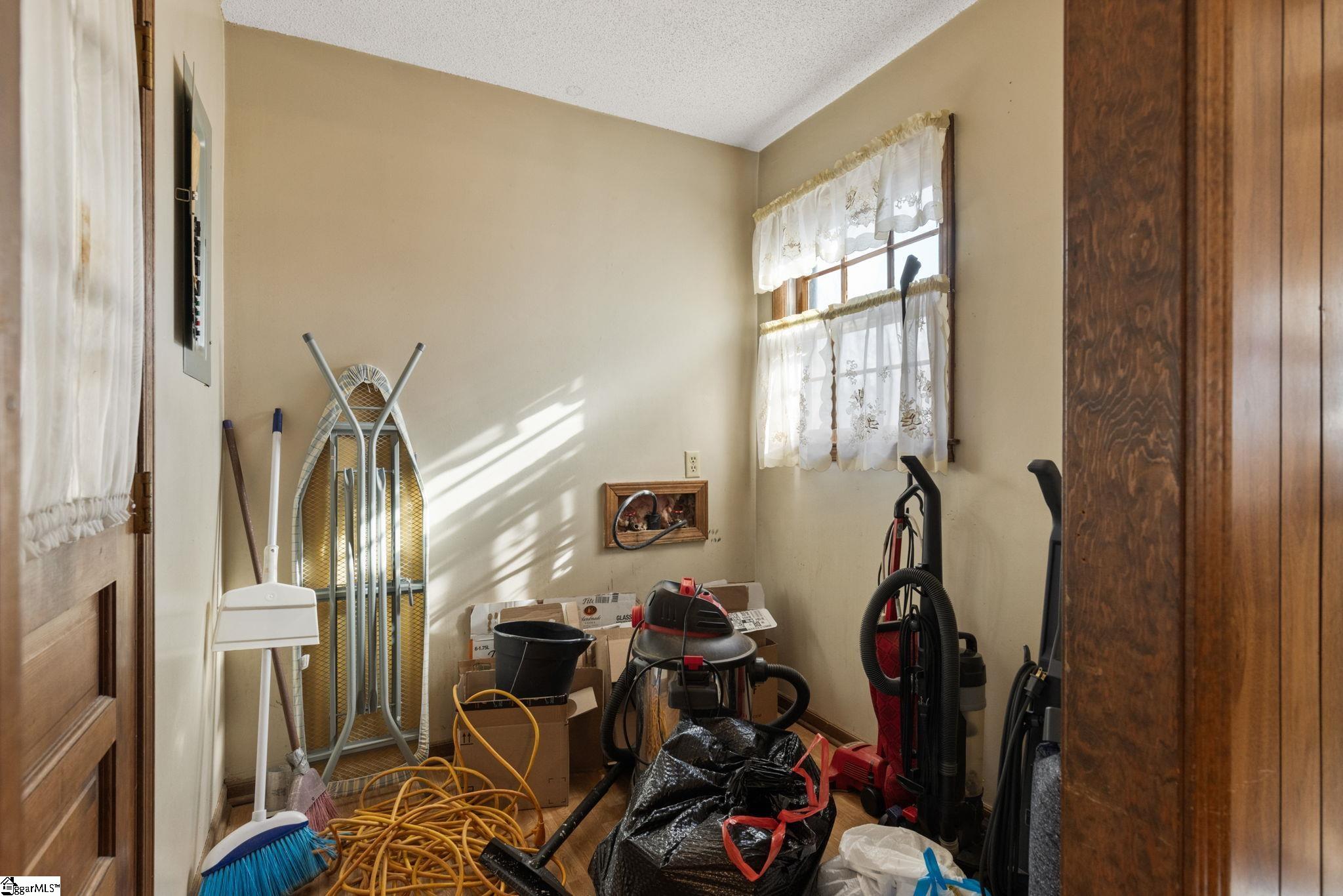 912 South Buncombe Road Greer, SC 29650 - Photo 18 of 29
