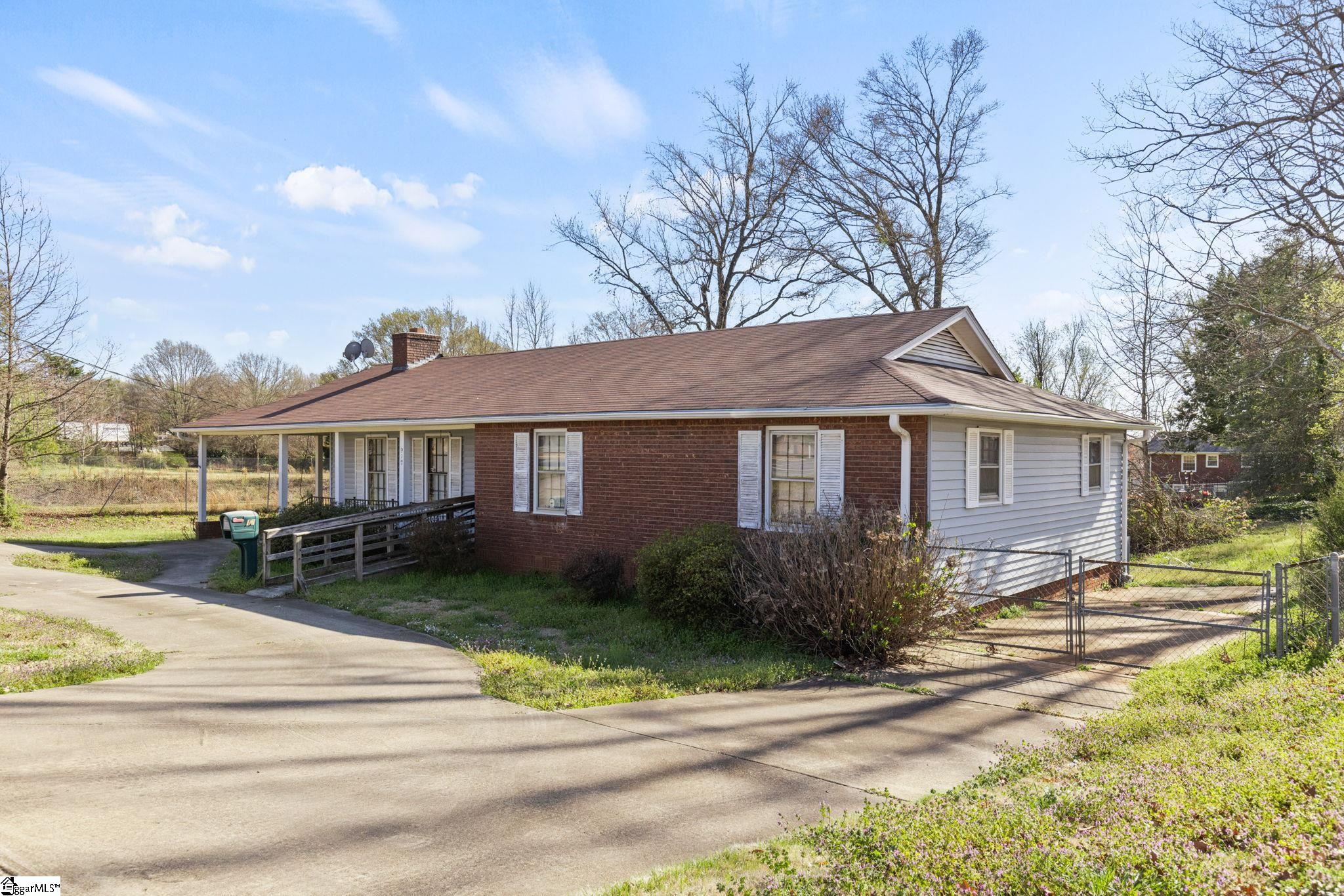 912 South Buncombe Road Greer, SC 29650 - Photo 25 of 29