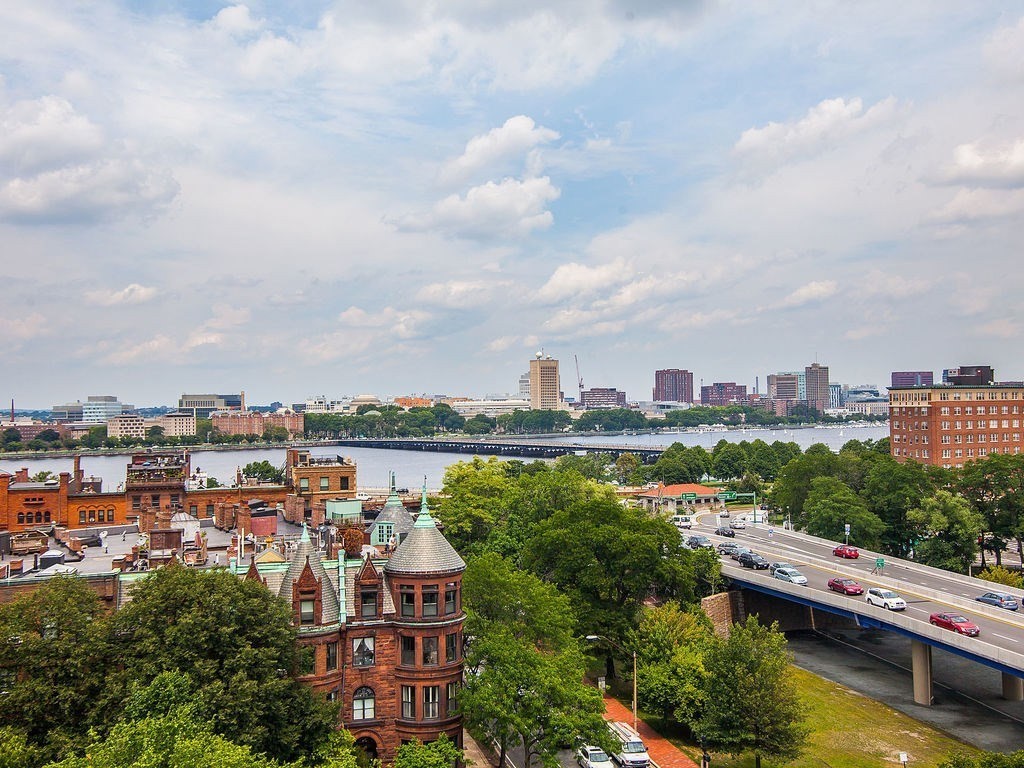 464 Commonwealth Avenue, Unit 36 Boston, MA 02215 - Photo 13 of 18 a view of a city