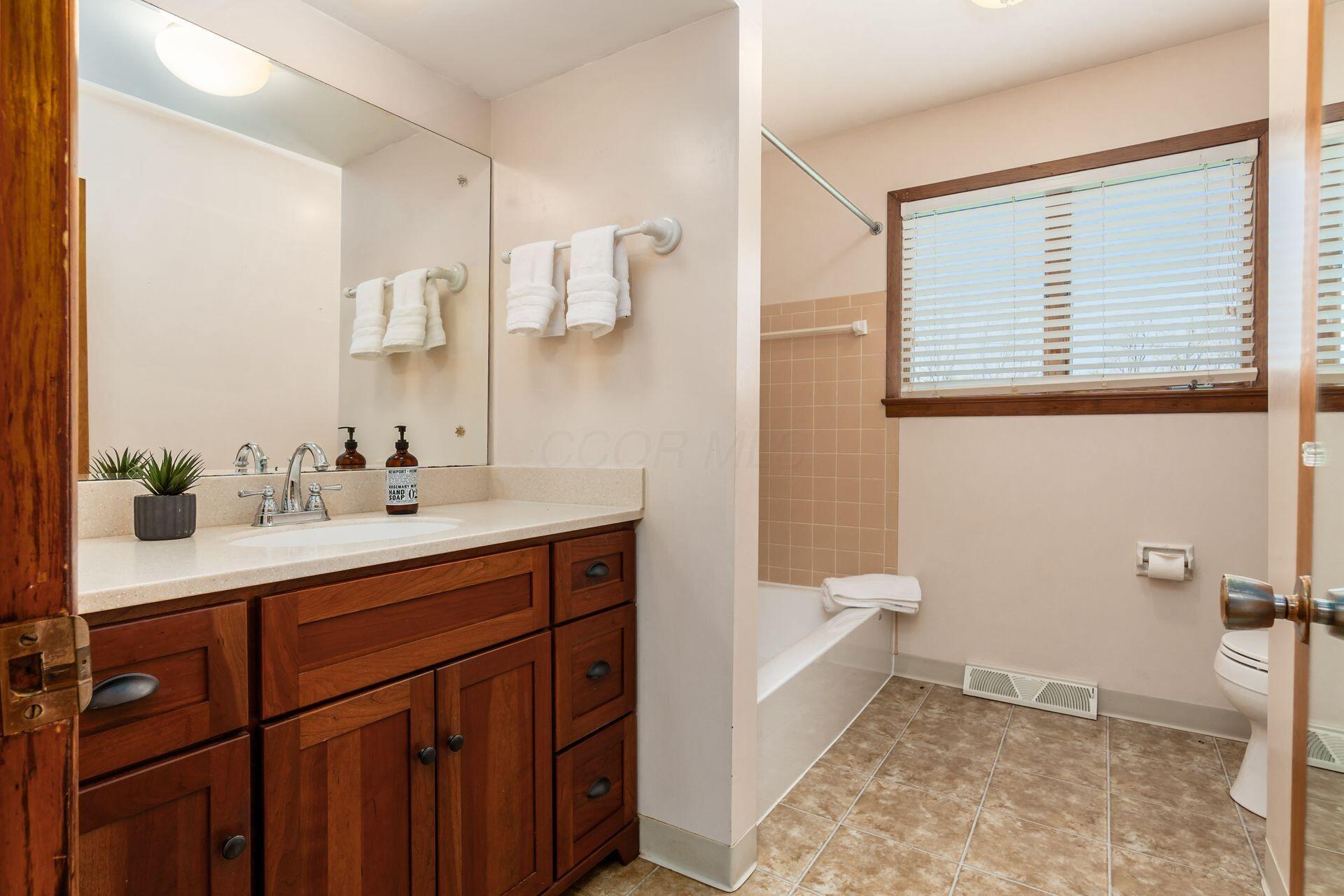 6750 Rovilla Road Blacklick, OH 43004 - Photo 27 of 48 Bathroom