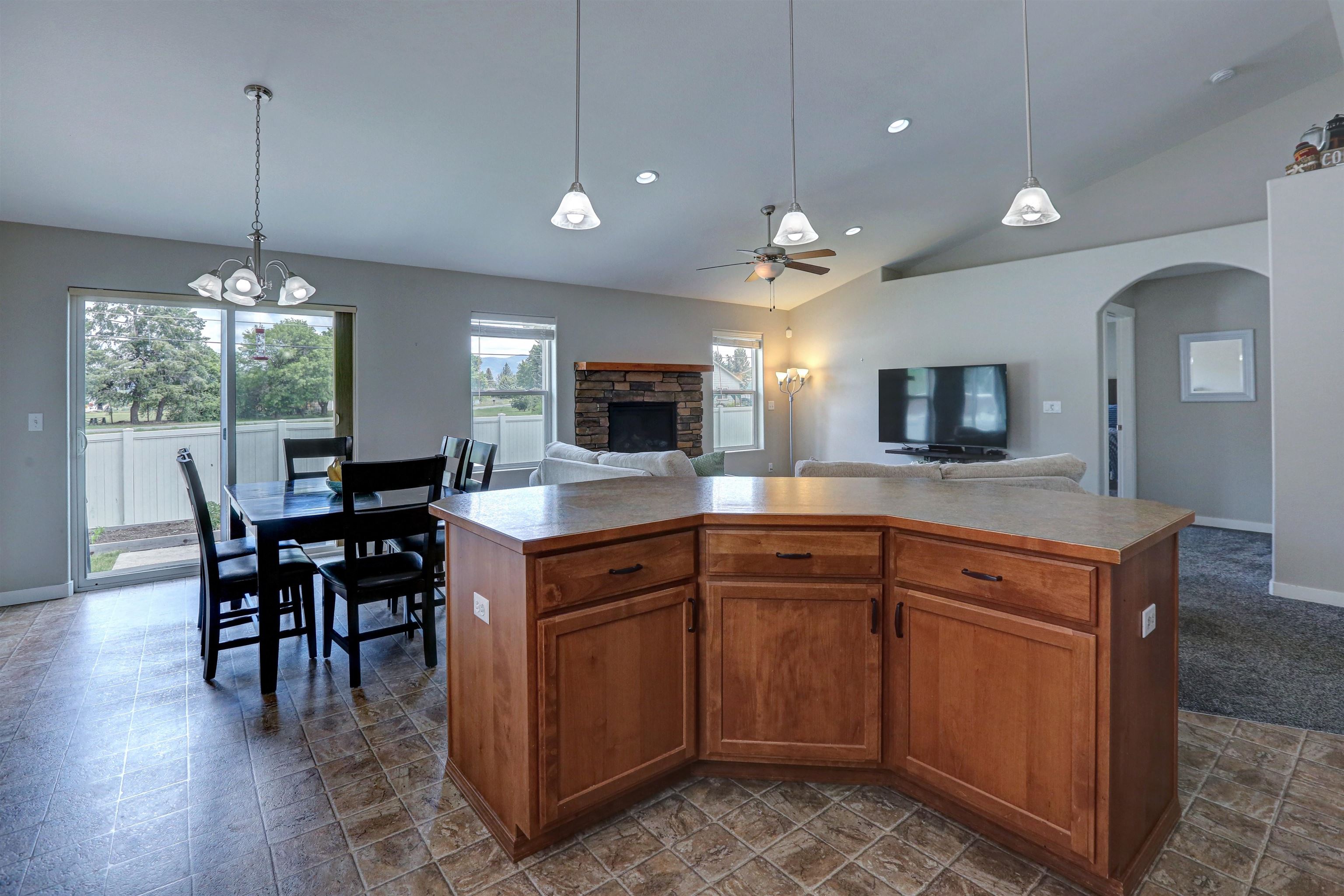 2210 North Greenacres Road Spokane Valley, WA 99016 - Photo 12 of 40 Gallery Image 12